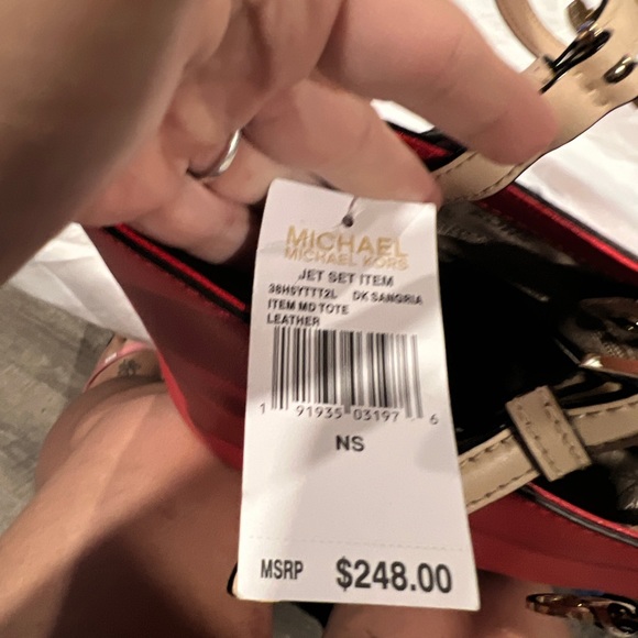Michael KORS red tote new with tags and bag - Picture 6 of 6